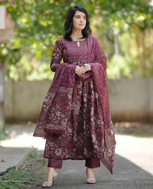 Keitra Women Maroon Printed Viscose Rayon Kurta Pant And Dupatta Set| Kurta Set Women