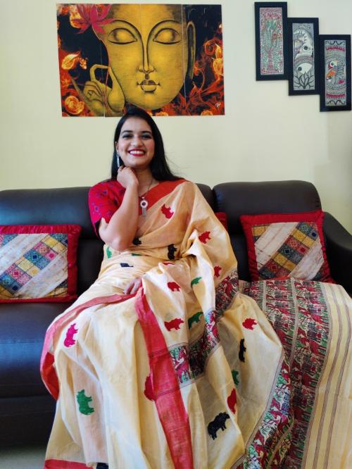 APAAPI THREADS OF GLORY Kaziranga Saree with Red Border and Unstitched Blouse