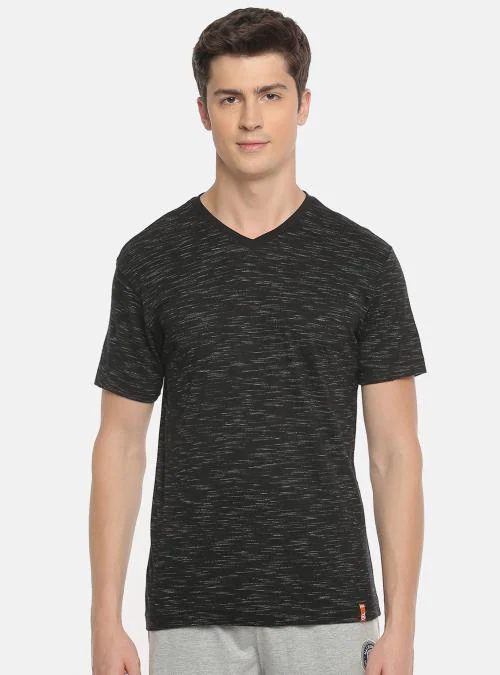 Macroman M Series Men Black Solid Cotton Single V Neck T-shirt
