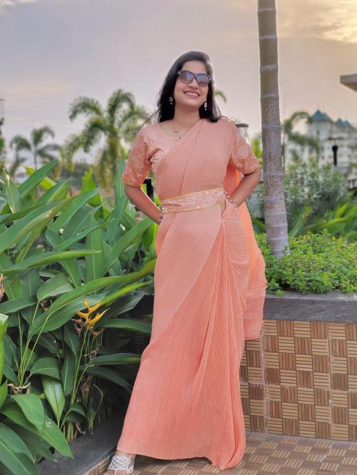 APAAPI THREADS OF GLORY Peach Crushed Stripes Saree Belt with Unstitched Blouse