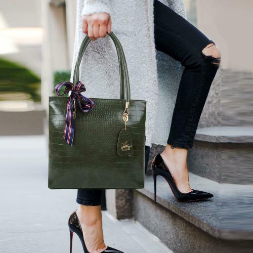 Fances Women Green Tote