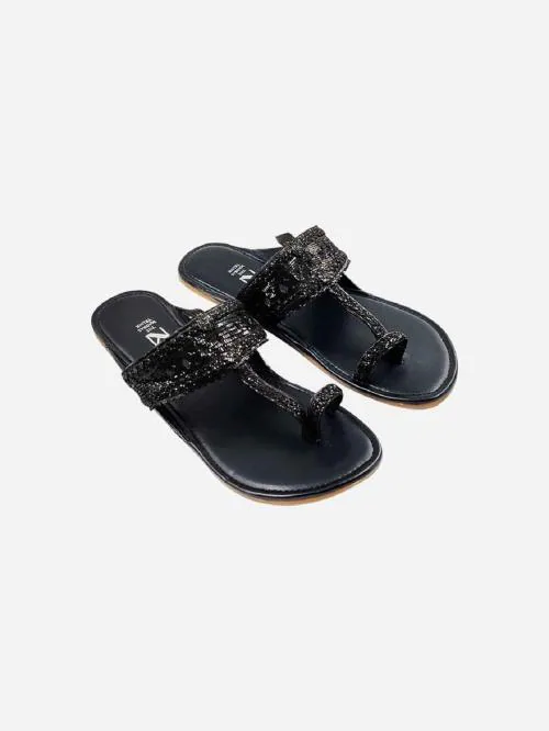 The Madras Trunk Haiku Black Flat sandals - JioMart