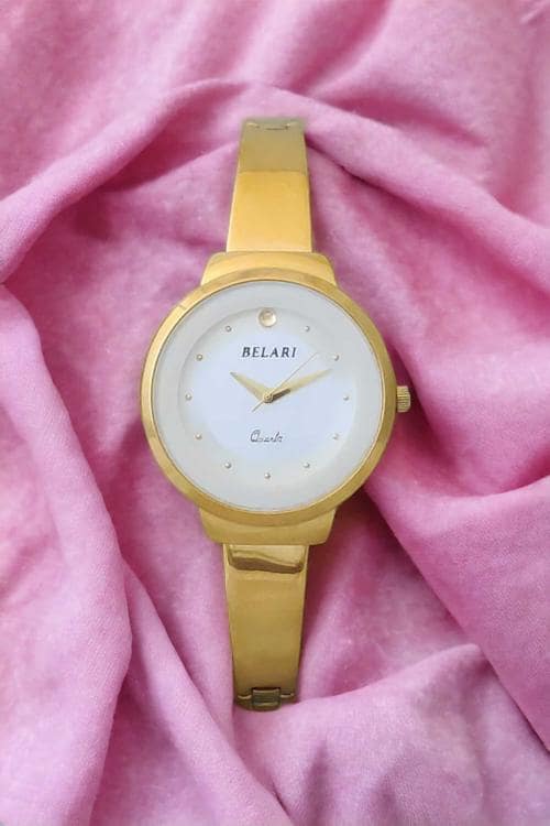 BELARI Ladies Watch golden Dial metal Case And metal Chain , Latest Design Analog Display Ladies white Watch
