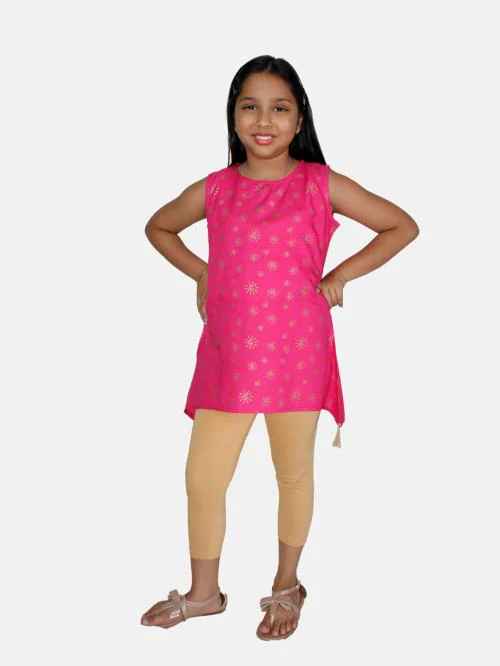 Buy Kiddopanti Girls Short Asymmetric kurta & Solid Capri Legging Set