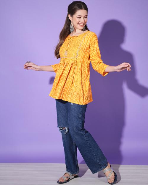 BuyNewTrend Cotton Yellow Printed Women Short Kurta