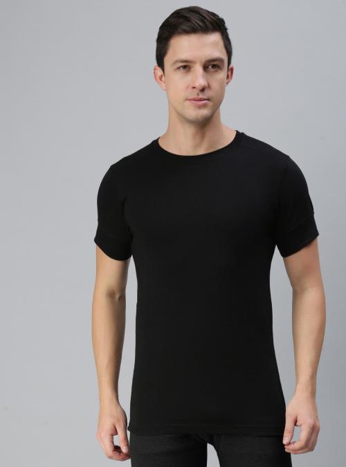 Macroman M Series Men Black Solid Cotton Pack of 1 Thermal Tops