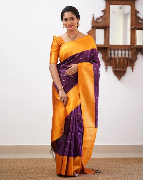DIVA'S CHOICE Women's Banarasi Saree with Floral Woven Border