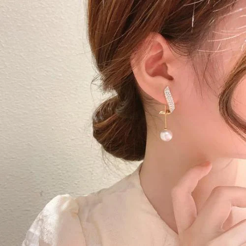 Avira New South Korean Two Ways To Wear Super Beautiful Pearl Wing Stud Earrings For Women And Girls 2 Pcs/Set
