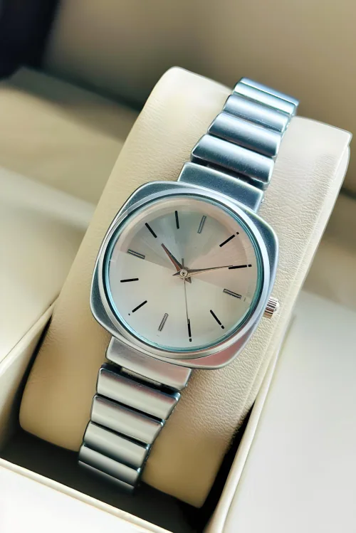 ILOZ New Luxury Silver color Ladies Girls Fashion Professional Classy Look Square Dial l premium Quality Branded Analog Wrist Watches For Women