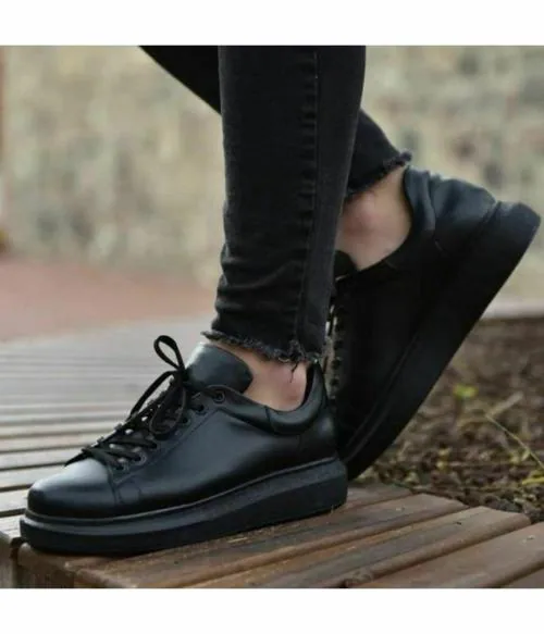 Robbie Jones Black Sneakers for Men