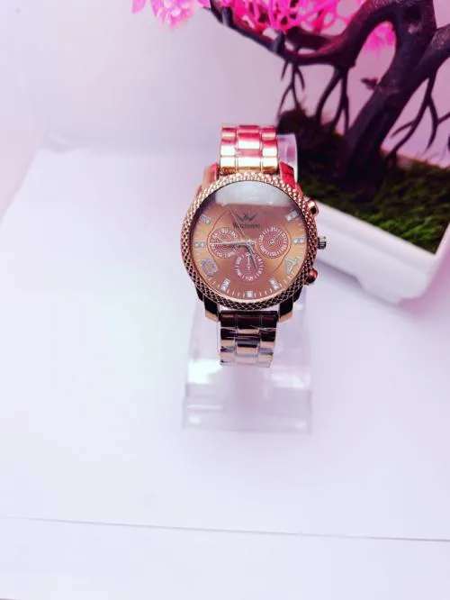 WATCHVERSE Stylish Women Watch with Flower Design Round dial and Metal belt