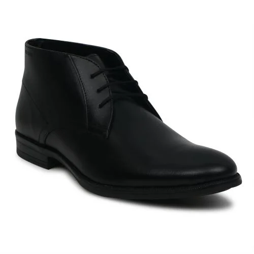 Red Tape Men Black Chukka Boots