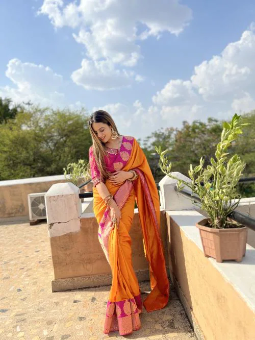 Hari Mirch Yellow With Pink Combination Colour Vichitra Silk Saree With Jacqured Lace Border With Heavy Embroidery Work Banglori Blouse Piece | Casual, Party Wear Saree for Women