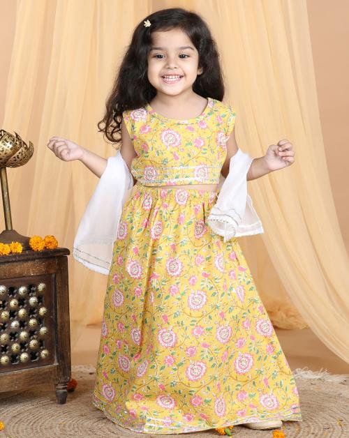 Kidcetra Cotton Lehenga with a Sleevless Crop Choli and Contrast dupatta - Yellow