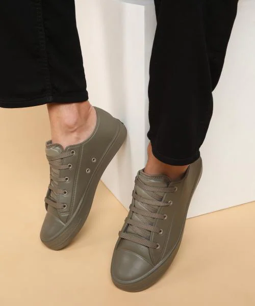 aqualite tennis shoes