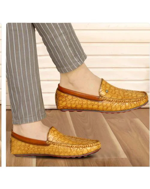 Kavsun Classy Crocodile Texture Loafers For Men Tan