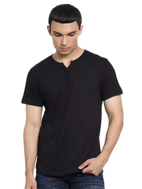 Lazychunks Men Black Solid Cotton Henley Half Sleeve T-Shirts