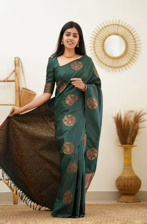 FABYARN Elegant Green Copper Gola Soft Silk Saree with Kanjivaram Banarasi Design Beautiful Jacquard Silk Saree Heavy Jacquard Border Work, Green Silk Sadi with Rich Jacquard Design and Copper Gola Detailing, Perfect for Special Occasions
