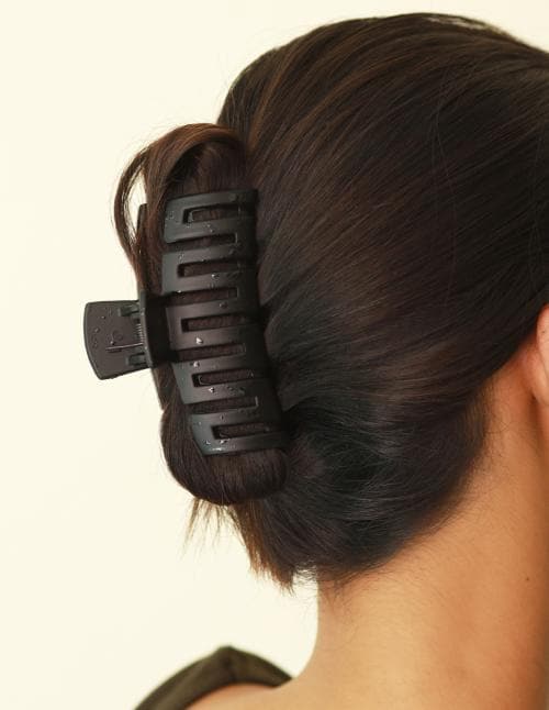 Buy Ayesha Set of 2 Oversized Tan & Black Criss Cross Cutout Design