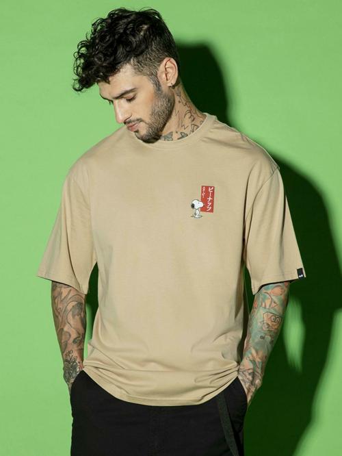 Bewakoof Official Peanuts Merchandise Men's Brown Graphic Print Round Neck Half Sleeve Oversized Fit T-Shirt