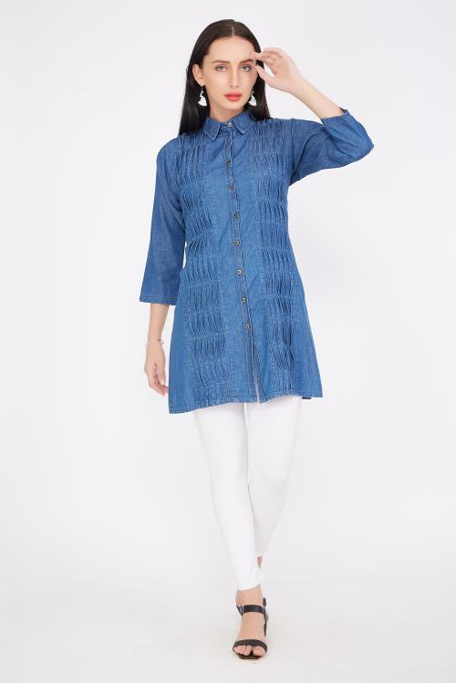 Cefalu Women blue denim collared kurti.