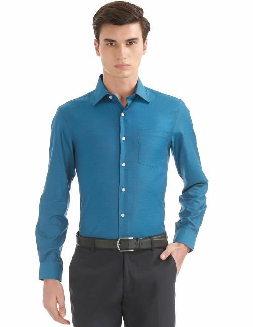 Arrow Men Blue Solid Cotton Blend Formal Shirt