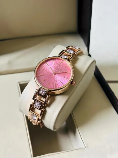 ILOZ Luxury New Model Classy Look pink Dial Diamond Belt Ladies Female party wear Analog Wrist Women watches for Girls