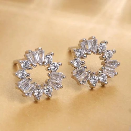 DEESSA 925 Sterling Silver Circular Stud Earrings Silver Colour with White colour Cubic Zirconia - Rhodium Plated, Elegant Gift for Women | Birthdays, Anniversaries, Valentine's Day | with Authenticity Certificate