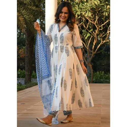 Grubstaker White Colour Floral Print Kurta Set With Dupatta