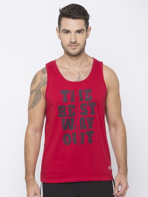 Spykar Men Deep Red Cotton Round Neck Printed Tshirt