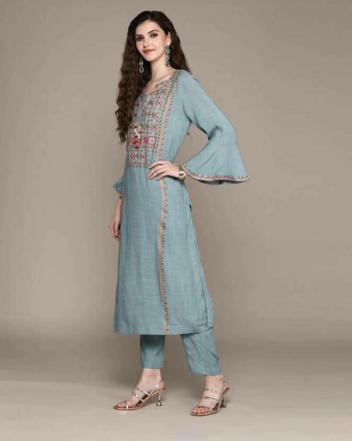 Japnaam Women Kurta, Pant And Dupatta Set Viscose Rayon