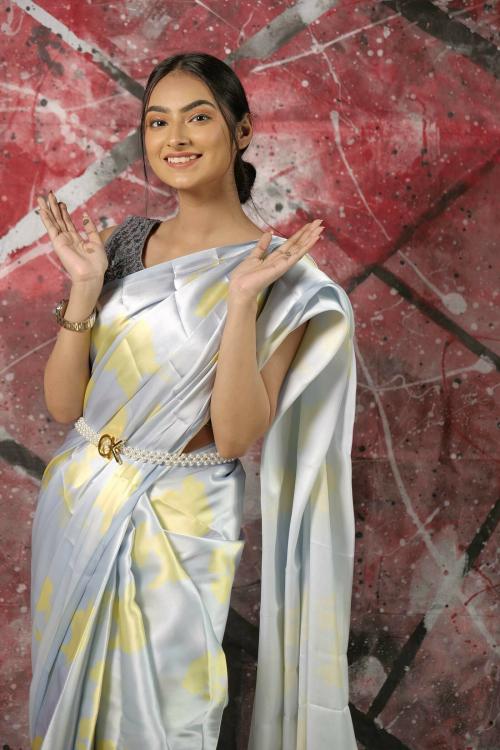 IRAAH Women Black Digital Print Japan Satin Saree One Size