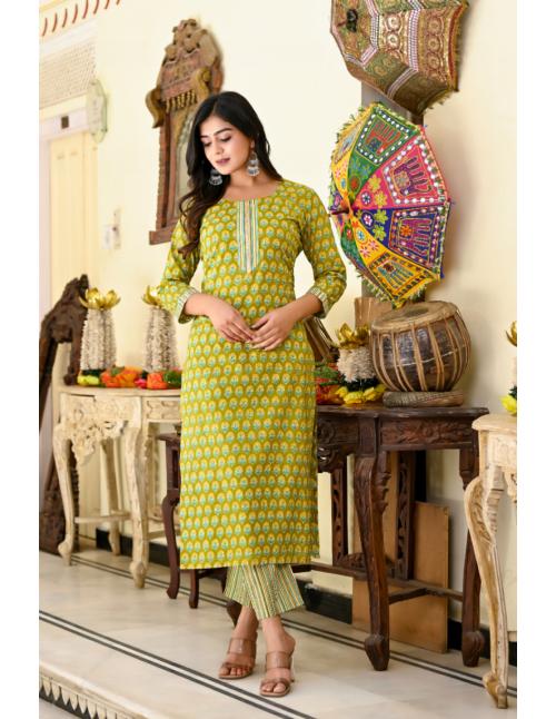 Anni Designer Women's Green Straight Floral Printed Kurta with Trouser