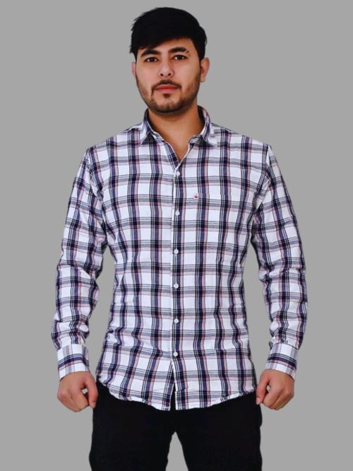 Marc Laurent Men Regular Fit Checkered Spread Collar Casual Shirt