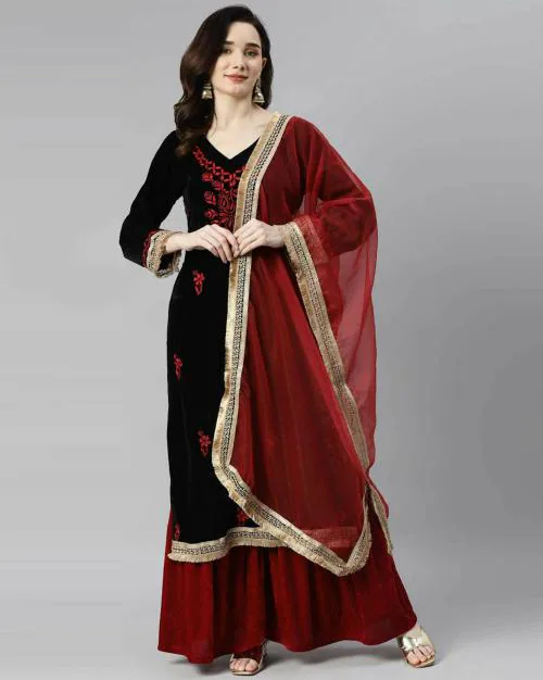 Shades Enterprises Women Black Embroidered Velvet Suit Set With Dupatta (4Xl)