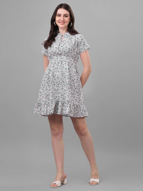 Plusifye Women Green, White Pure Cotton Drop Waist Dress (M)