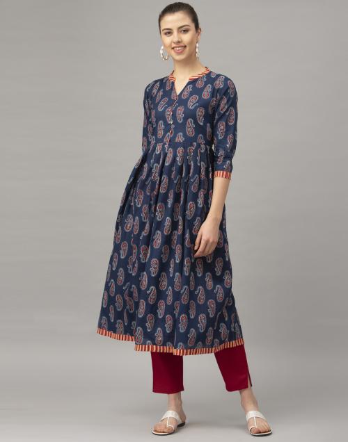 Skylee Women Blue Paisley Kurta