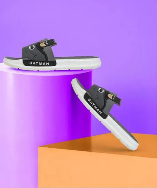 Foot Trends Batman Black Flip-Flop slippers for Kids