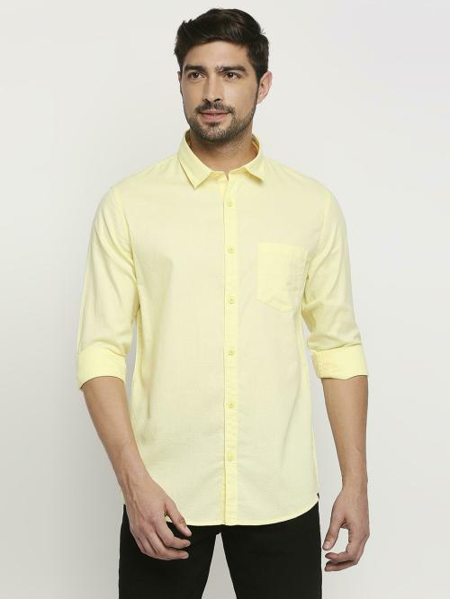 Spykar Men Butter Yellow Cotton Slim Fit Plain Shirt