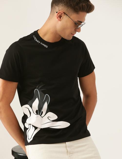 The Youth Mantra Men Black & White Printed Cotton T-Shirt