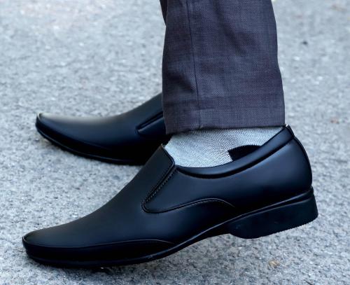 Aaeshu Men's stylish and comfortable slip-on black color formal shoe