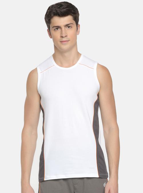 Macroman M Series Men White Solid Cotton Single Round Neck T-shirt