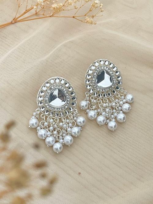 DANGAR ENTERPRISE Kundan white Earring for Women and Girls-Terndy Women Pooja And Diwali Special Attractive Earrings Set For Party Occasion-Kundan work studs-Triangle Shape Kundan Stud Earring-1 Pair
