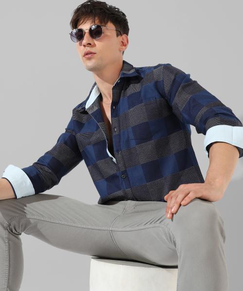 Campus Sutra Men's Blue Checkered Casual Shirt