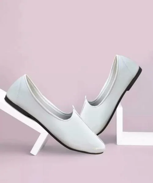 YB BAZAAR Men Juttis and Mojaris