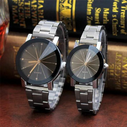 ILOZ New fashion Desingner Black Luxurious Looking steel Chain Analog wrist Watch For Couple
