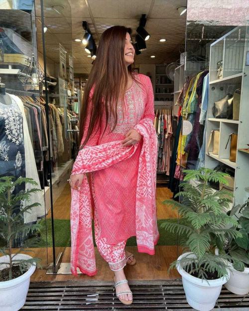 Shoecom Women Kurta, Dhoti Pant & Dupatta Set