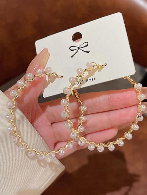 Scintillare by Sukkhi Elegant White & Gold-Toned Contemporary Pearl Hoop Earrings