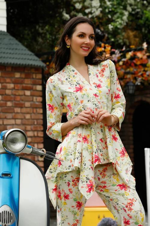 ZESTY New Stylish and Beautiful Floral Printed White 3/4 Sleeve Top and Palazzo Set for Women's