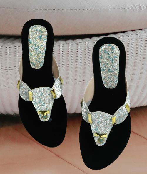 R.N FOOTWEAR Stylish Footwear Sandal For Women - Soft & Comfortable Women Flip Flop Slipper | Ethnic Sandals | Sandal For Girls | Indian Style Sandals | Flats For Womens | Fancy Sandal (Green) (UK 7)